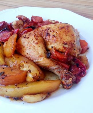 Κοτόπουλο με λαχανικά και πατάτες